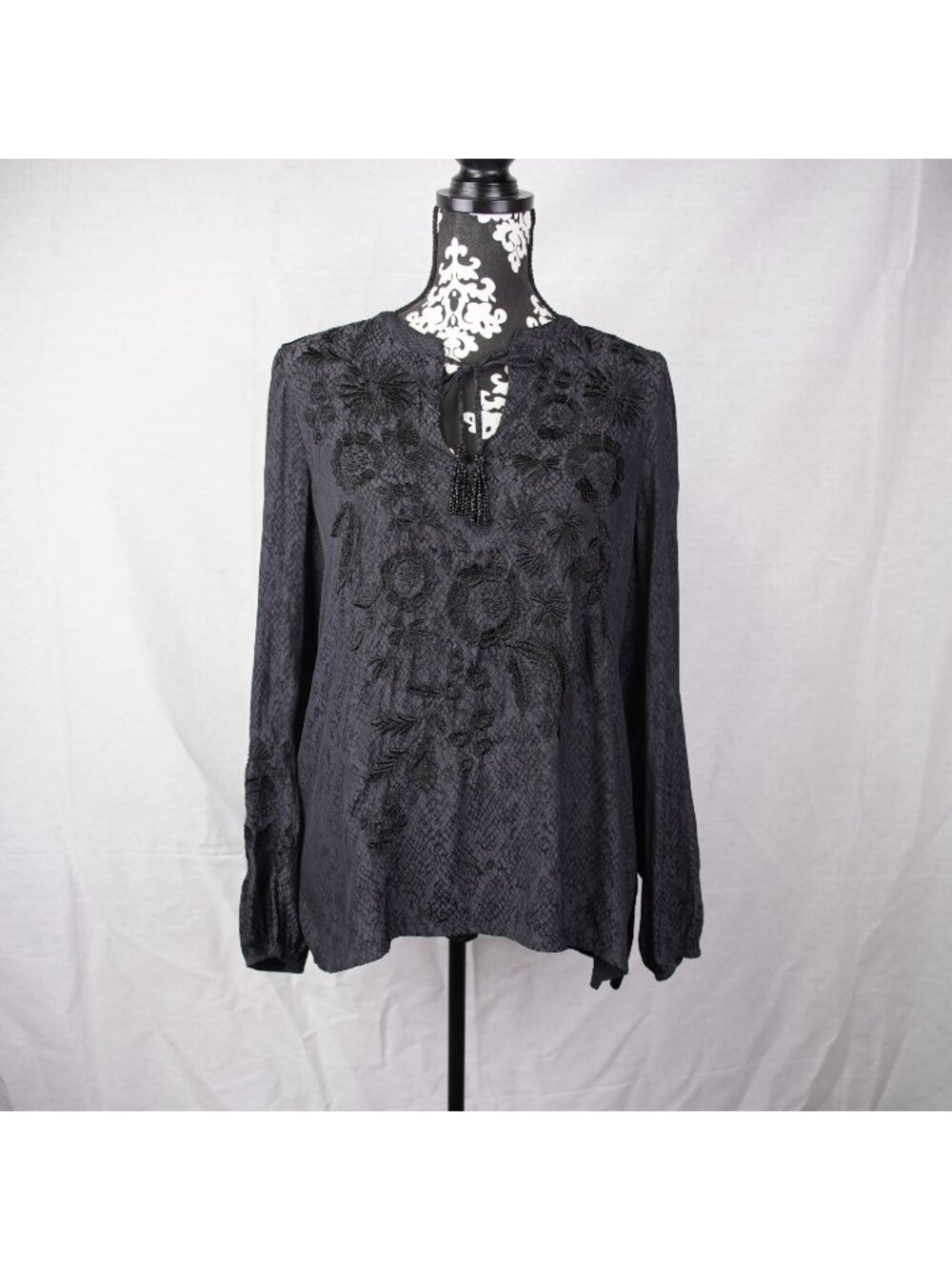 Johnny Was Workshop Nova Velvet Silk-Blend Blouse Black Size Small Embroidered